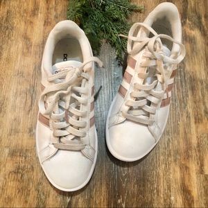 ADIDAS WOMENS CLOUDFOAM ADVANTAGE STRIPES -size 7